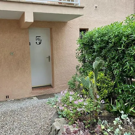 Joli Avec Jardin Apartman