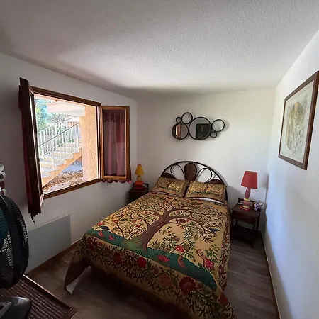 Joli Avec Jardin Apartman
